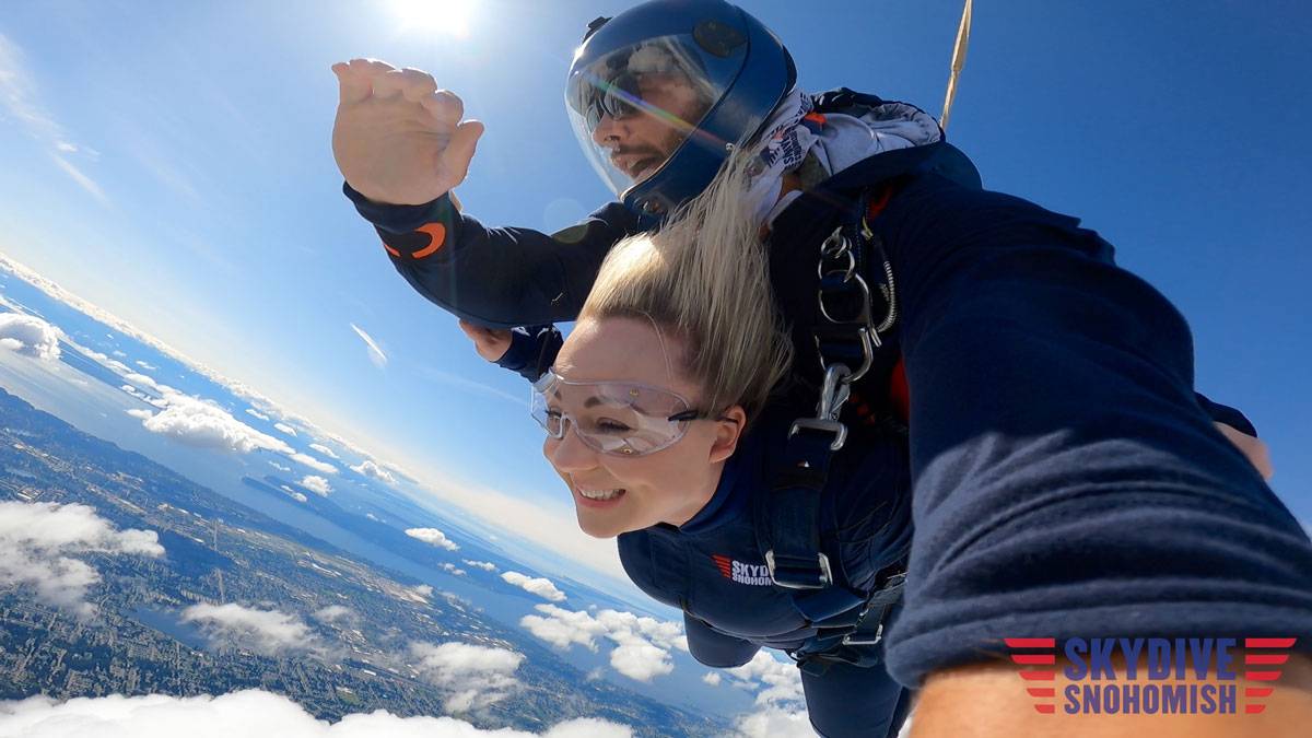 Tandem skydivers at Skydive Snohomish